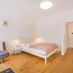 https://vintage-apartment-20.vienna-besthotels.com